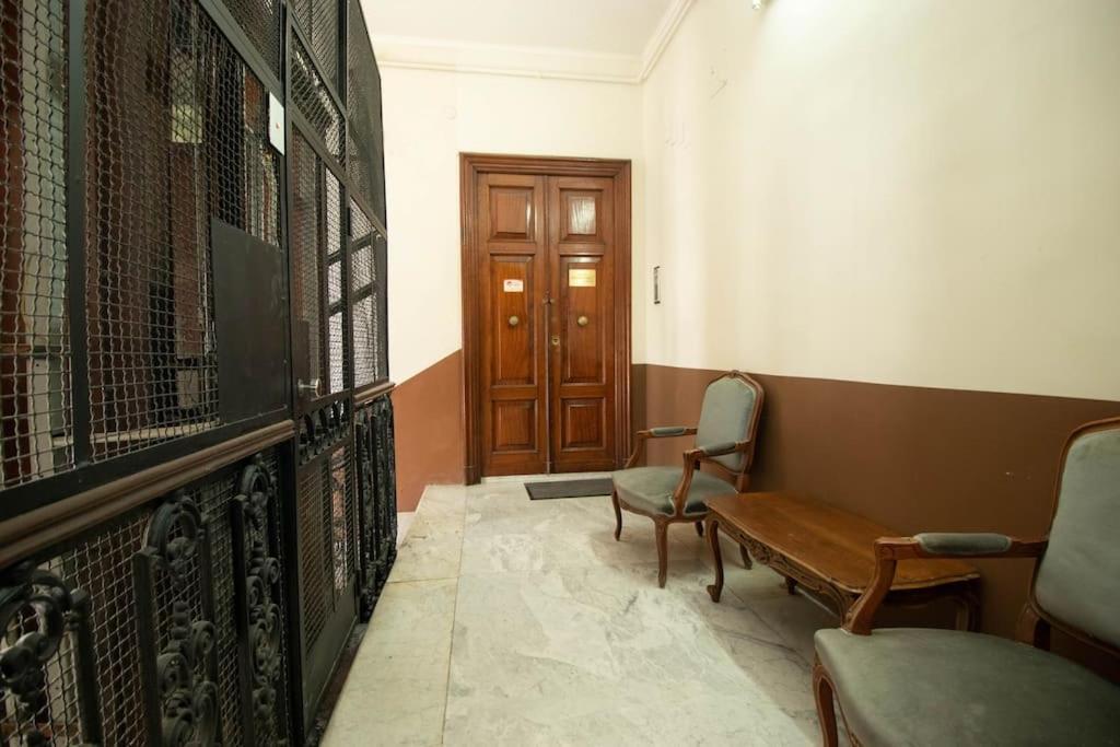 Apartment Nest Near Metrostop Naples